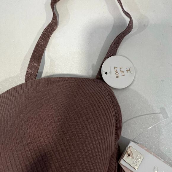 NWT Danskin Soft Loft Plunge Bra Ribbed Nude Size 36C - Picture 3 of 5